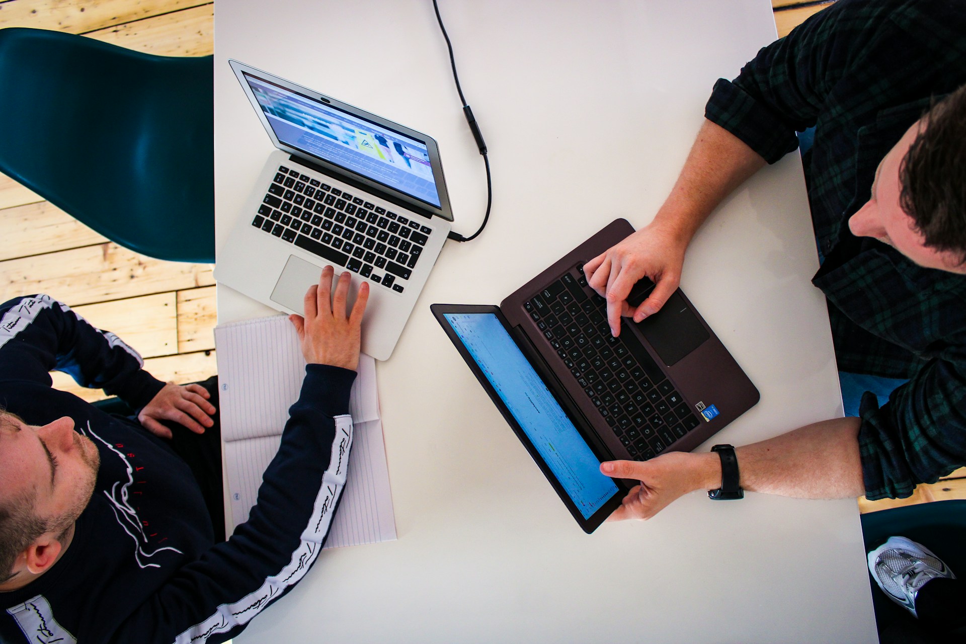 Marketingprofessionals werken in een kantoor — stockfoto